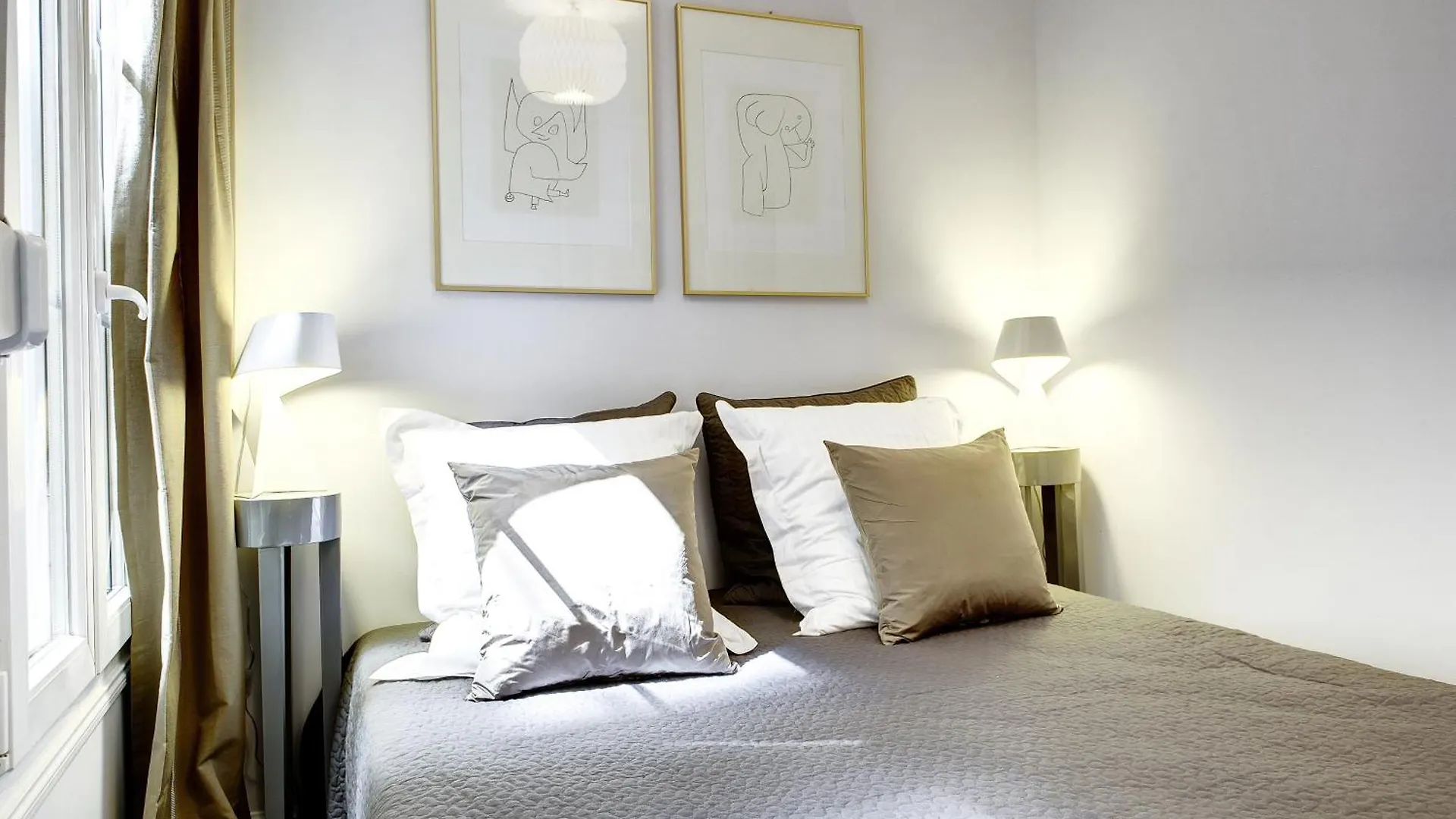 Apartment Paris Marais Central Residence
