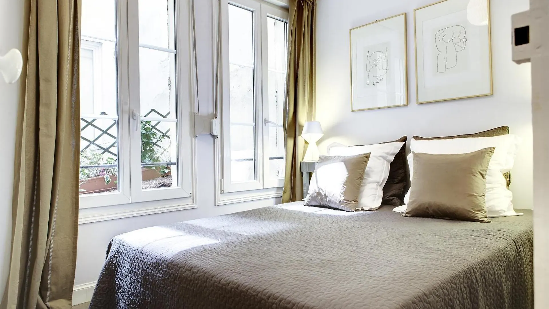 Paris Marais Central Residence