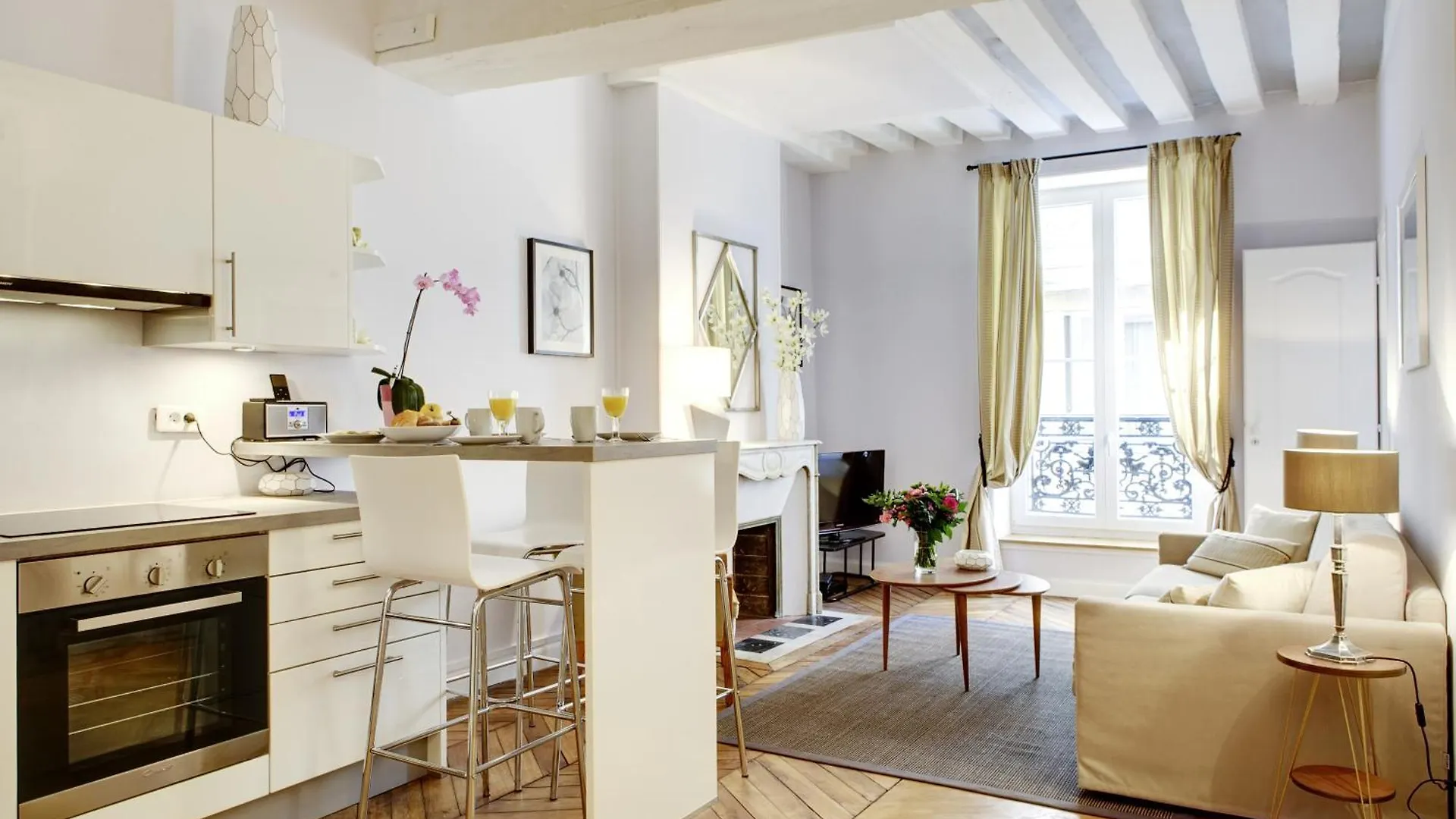 Paris Marais Central Residence
